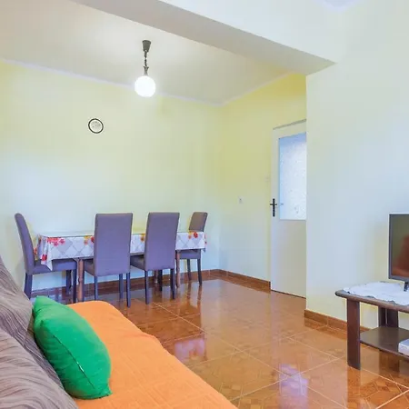 Nice In With Wifi Apartment Marčana